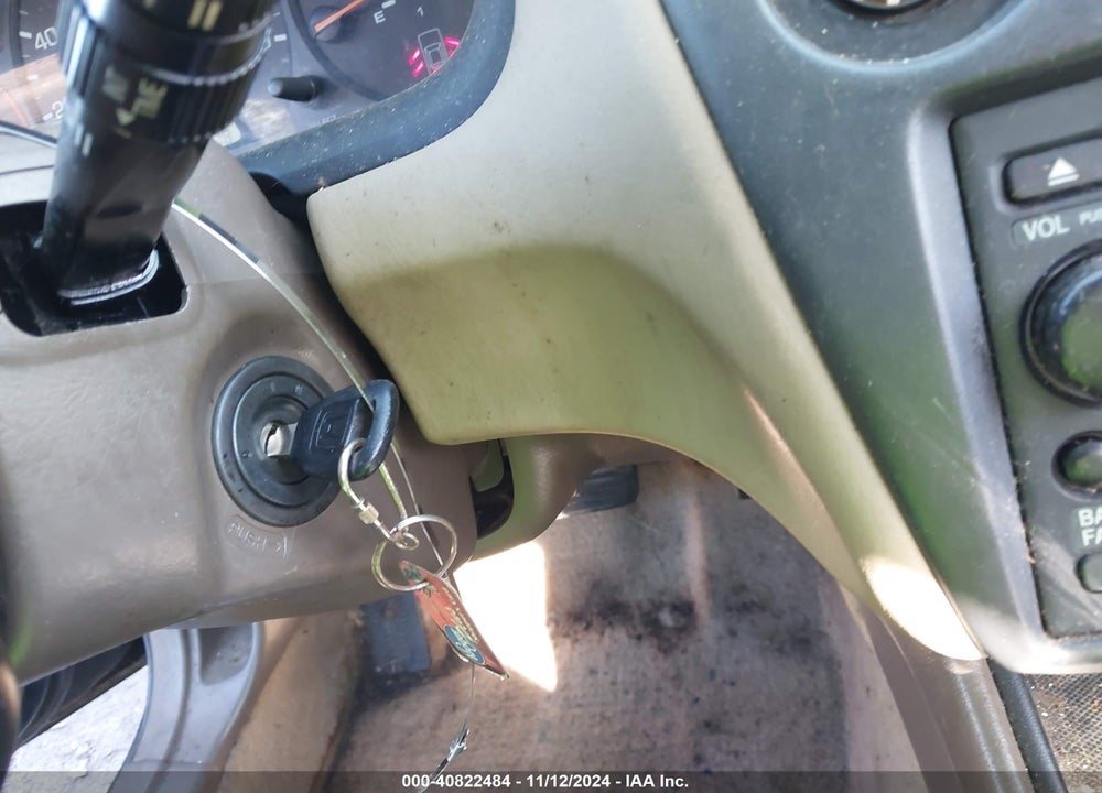 2000 HONDA ACCORD 2.3 SE VIN: JHMCG5679YC005913