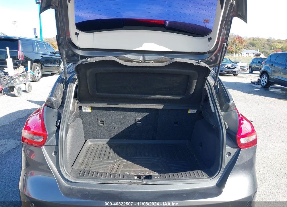 2015 FORD FOCUS VIN: 1FADP3K21FL350991