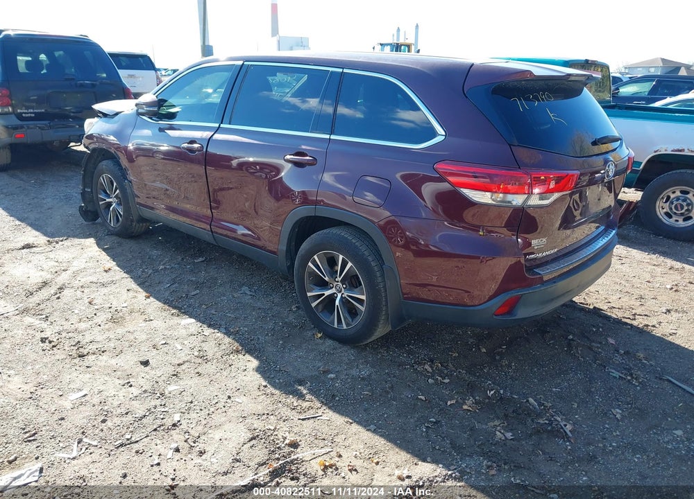 2019 TOYOTA HIGHLANDER LE VIN: 5TDBZRFH2KS713790