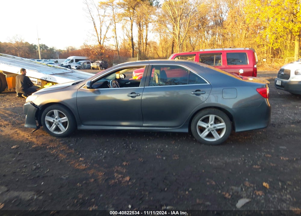2013 TOYOTA CAMRY SE VIN: 4T1BF1FK4DU705139