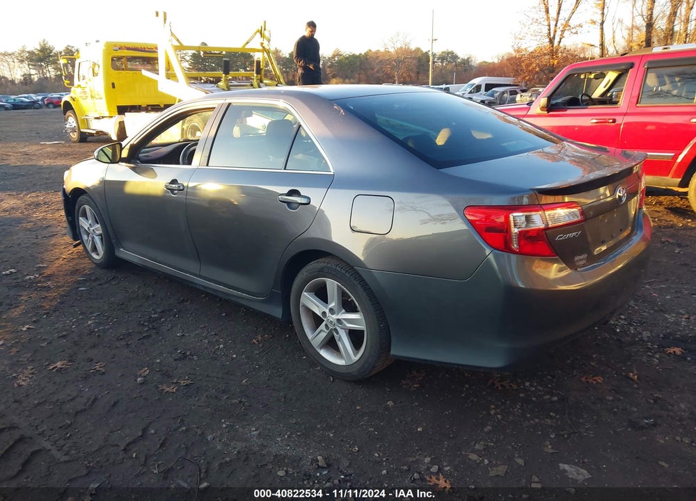 2013 TOYOTA CAMRY SE VIN: 4T1BF1FK4DU705139