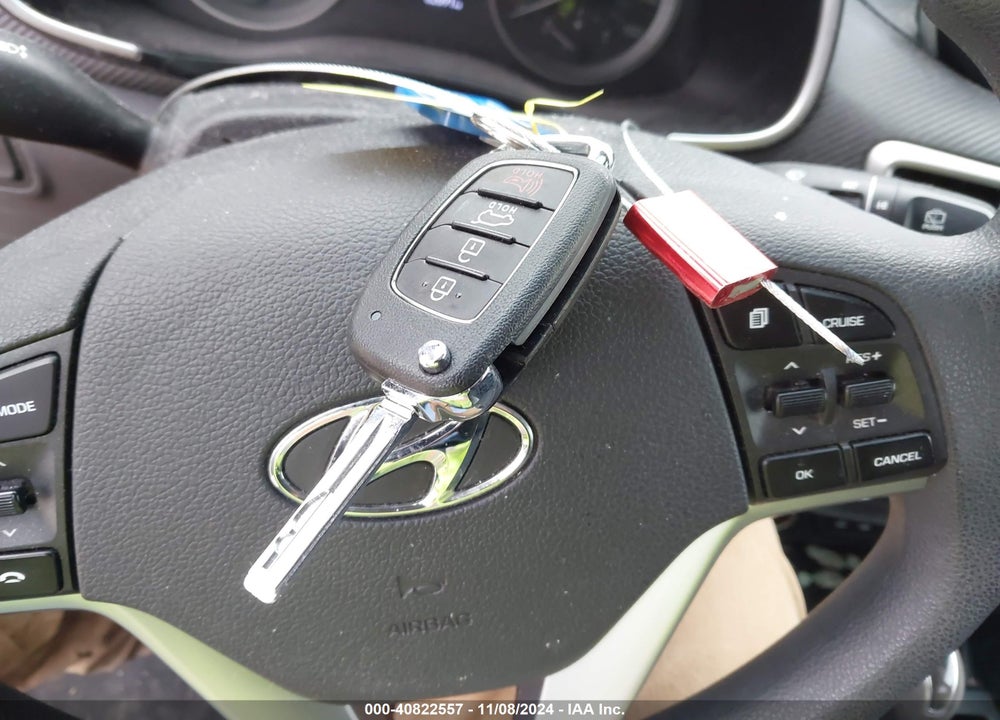 2019 HYUNDAI TUCSON VIN: KM8J2CA40KU030057