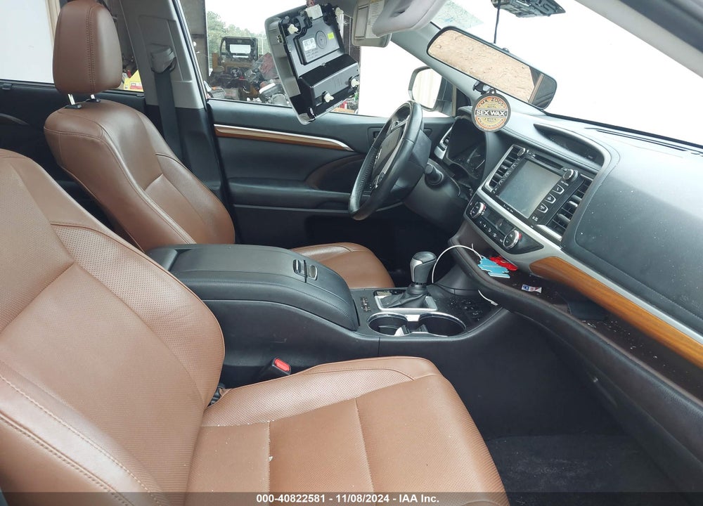 2019 TOYOTA HIGHLANDER LIMITED/PLATINUM VIN: 5TDDZRFHXKS930187