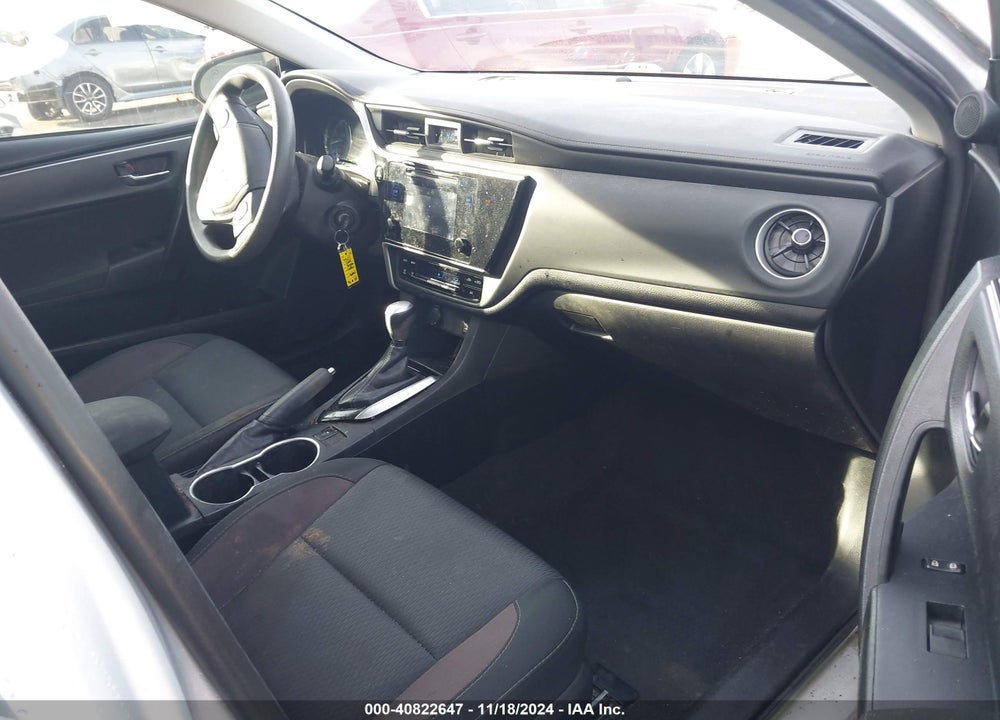 2019 TOYOTA COROLLA LE VIN: 2T1BURHE0KC158414