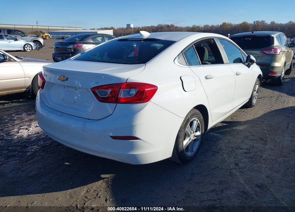 2017 CHEVROLET CRUZE LT AUTO VIN: 1G1BE5SMXH7124652