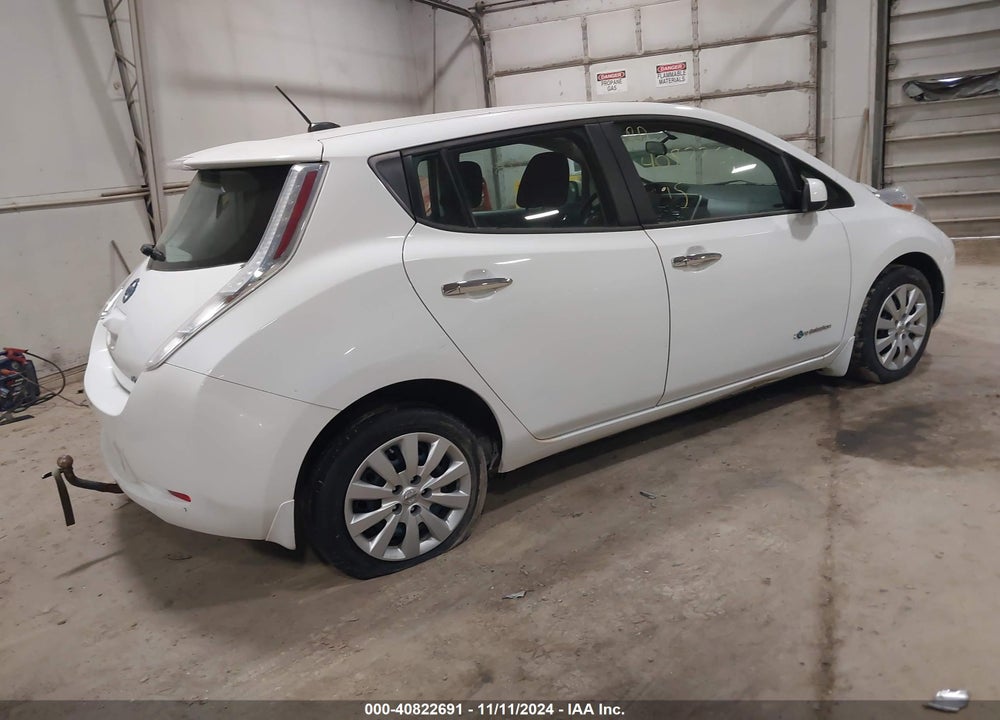 2015 NISSAN LEAF S VIN: 1N4AZ0CP1FC322663