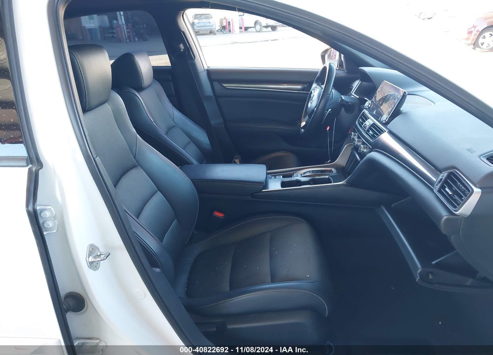 2018 HONDA ACCORD SPORT 2.0T VIN: 1HGCV2F3XJA050428