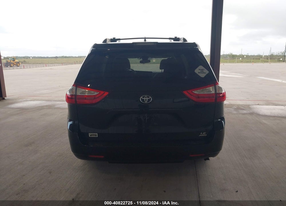 2018 TOYOTA SIENNA LE 7 PASSENGER VIN: 5TDJZ3DC9JS206013