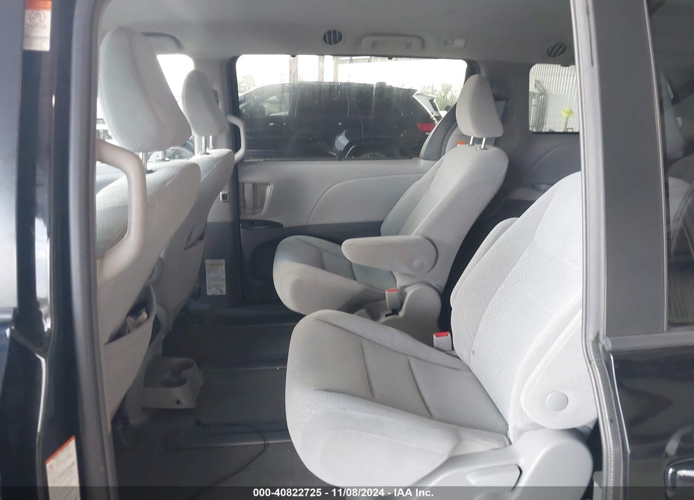 2018 TOYOTA SIENNA LE 7 PASSENGER VIN: 5TDJZ3DC9JS206013