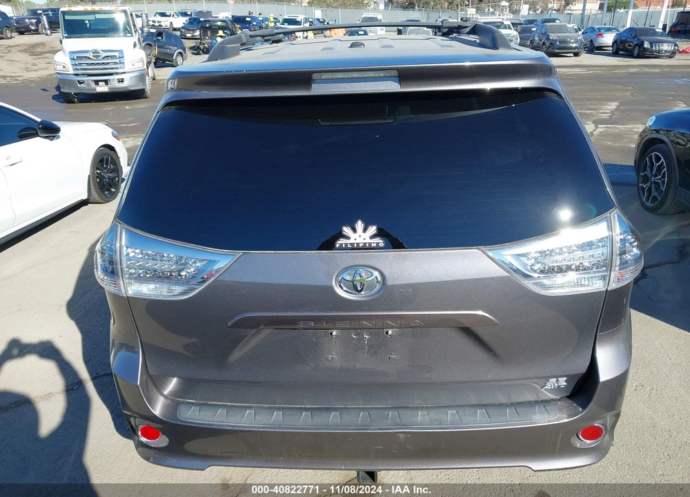 2017 TOYOTA SIENNA SE 8 PASSENGER VIN: 5TDXZ3DC7HS785734
