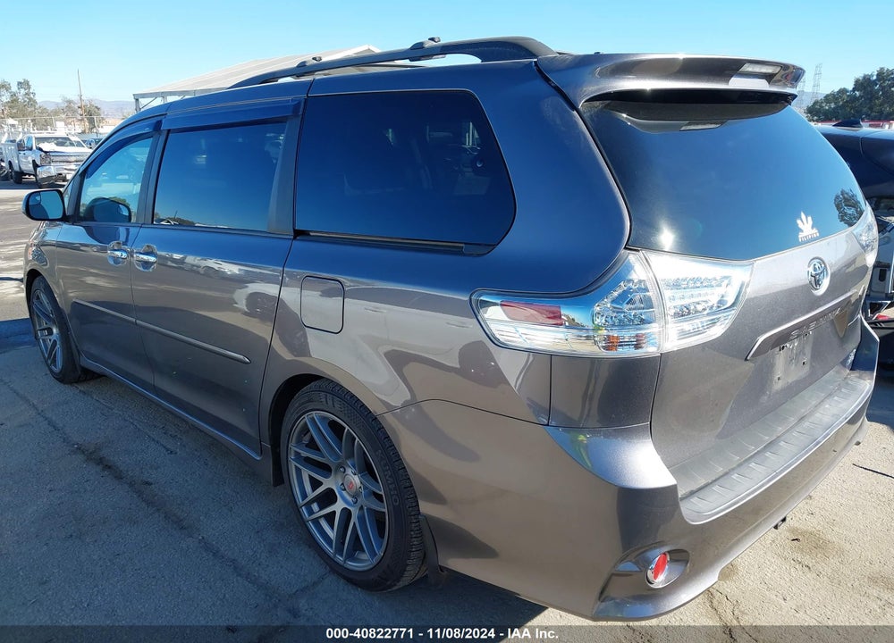 2017 TOYOTA SIENNA SE 8 PASSENGER VIN: 5TDXZ3DC7HS785734