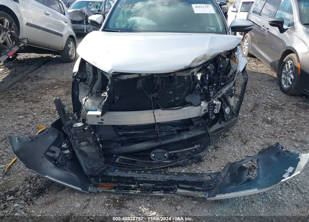 2017 TOYOTA HIGHLANDER SE VIN: 5TDJZRFH7HS509054