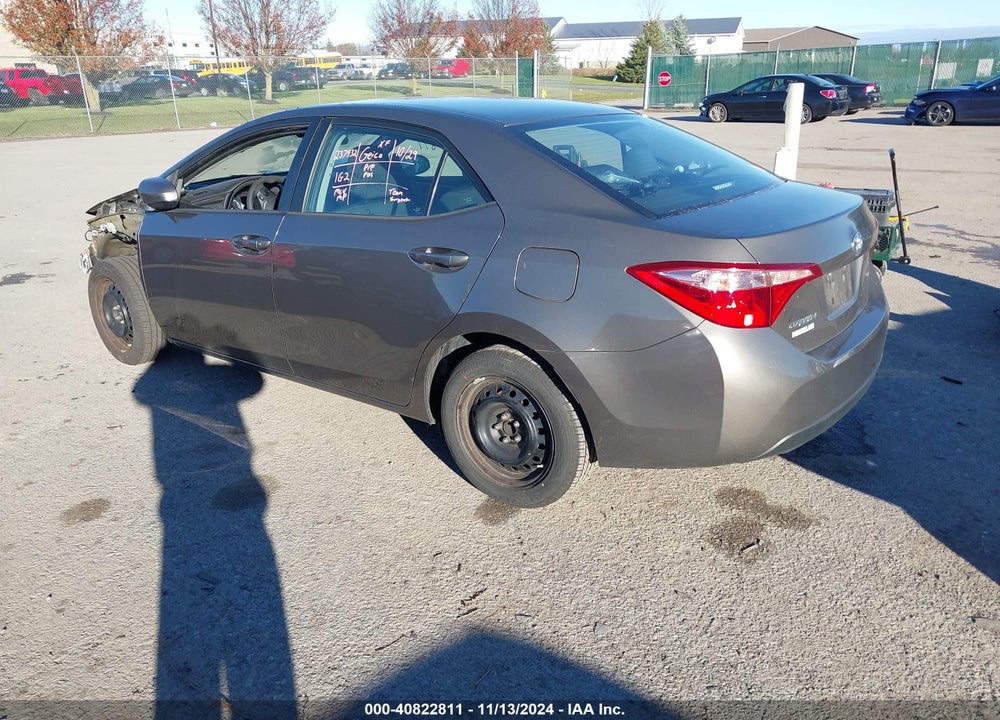 2018 TOYOTA COROLLA LE VIN: 2T1BURHE0JC032875