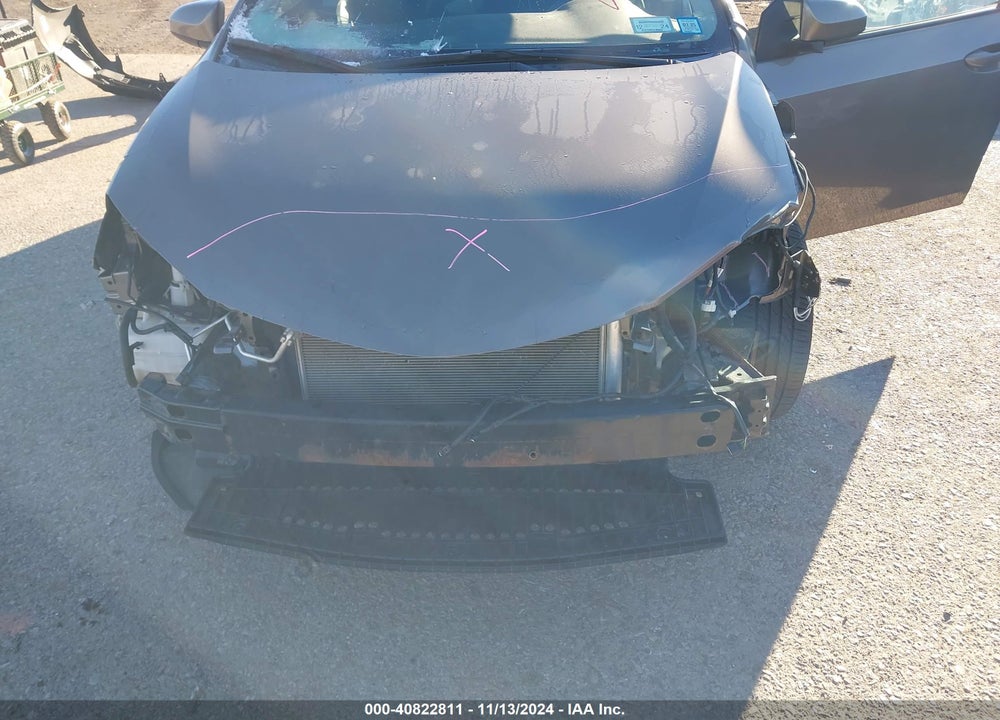2018 TOYOTA COROLLA LE VIN: 2T1BURHE0JC032875