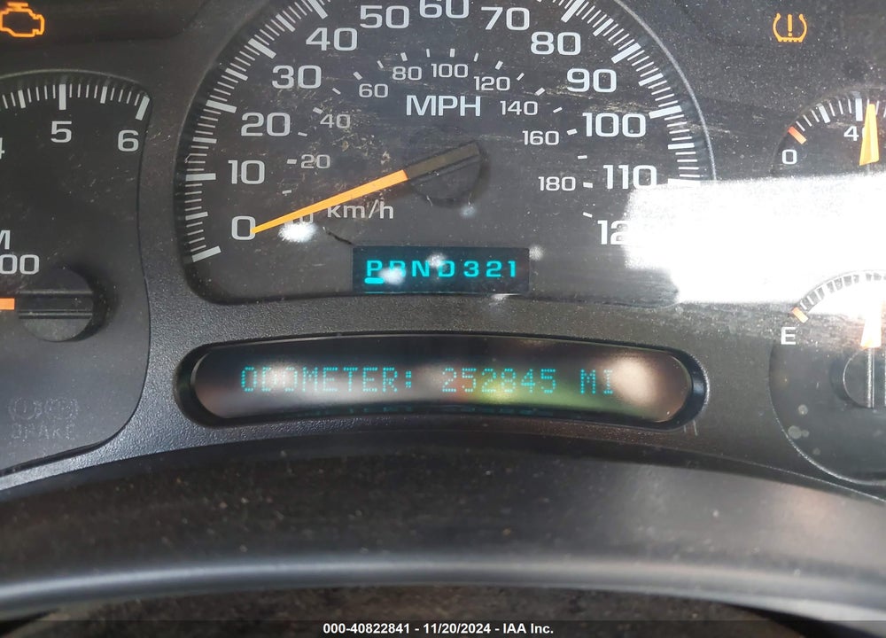 2005 CHEVROLET TAHOE LT VIN: 1GNEK13TX5R156679