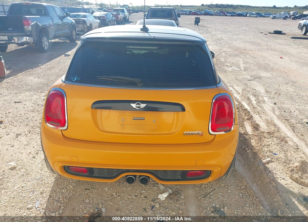 2015 MINI HARDTOP VIN: WMWXP7C5XF2A39816