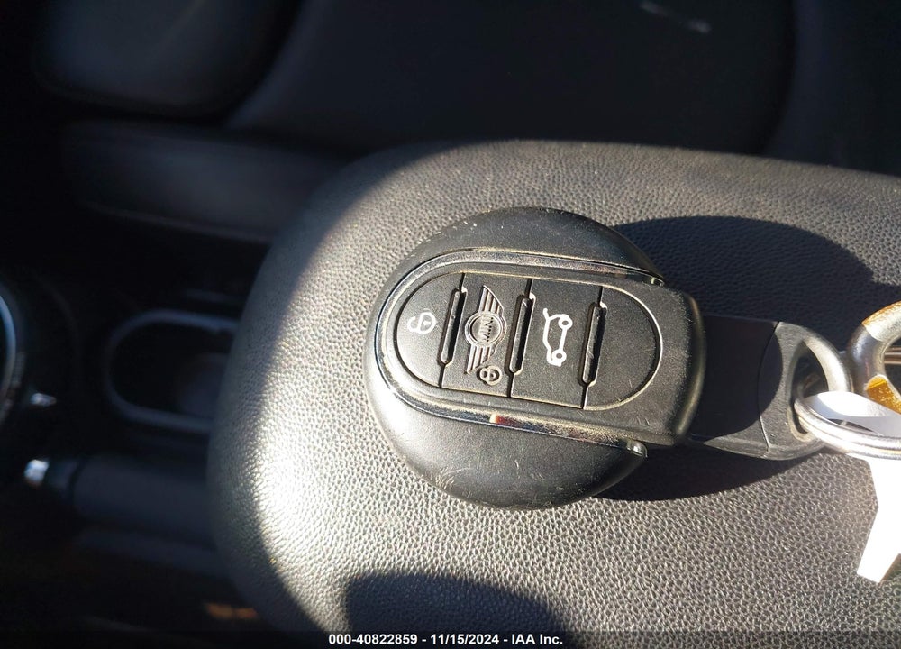 2015 MINI HARDTOP VIN: WMWXP7C5XF2A39816