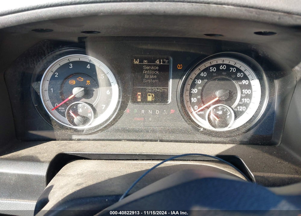 2015 RAM 1500 EXPRESS VIN: 1C6RR6KT1FS517612
