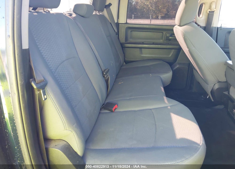 2015 RAM 1500 EXPRESS VIN: 1C6RR6KT1FS517612