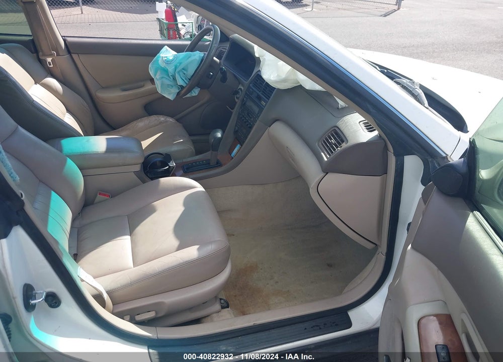 1997 LEXUS ES 300 VIN: JT8BF22G0V0077583