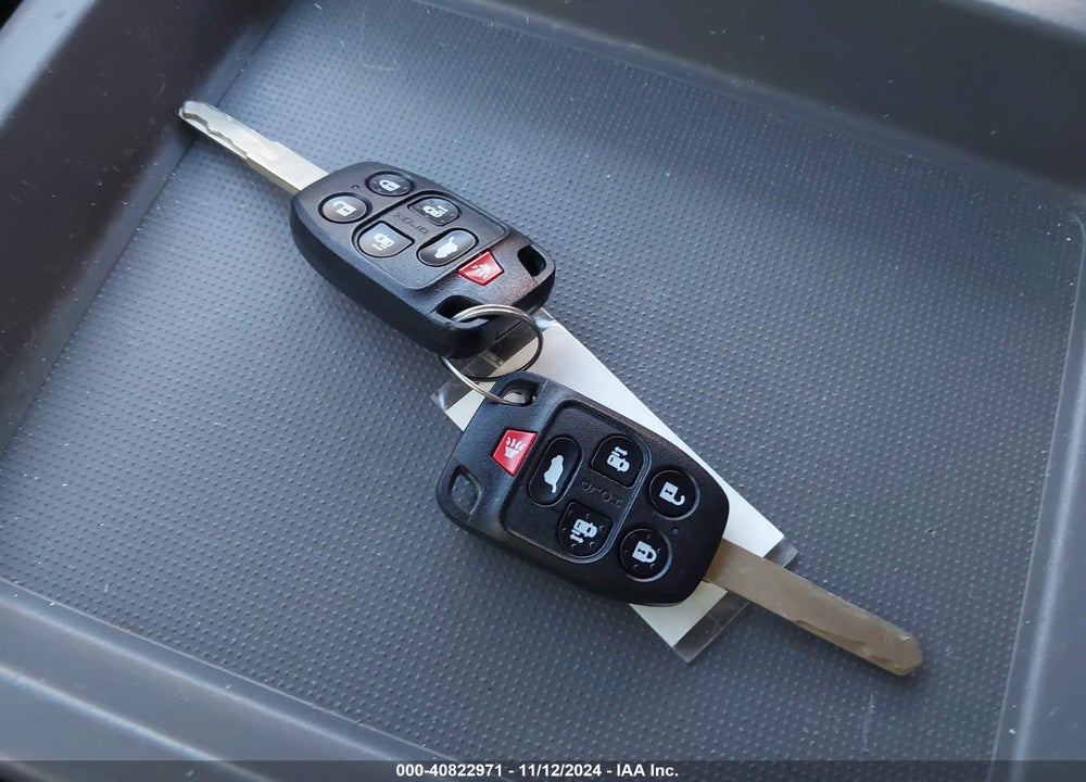 2011 HONDA ODYSSEY EX-L VIN: 5FNRL5H68BB079829