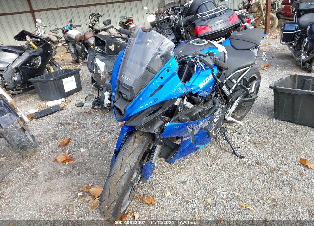 2024 SUZUKI GSX800 F VIN: JS1EM13B5R7103636