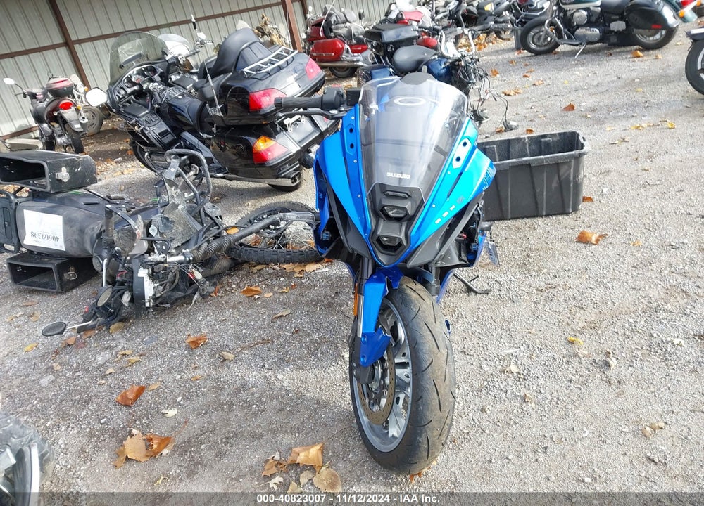 2024 SUZUKI GSX800 F VIN: JS1EM13B5R7103636