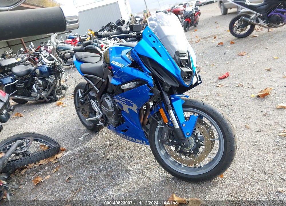 2024 SUZUKI GSX800 F VIN: JS1EM13B5R7103636