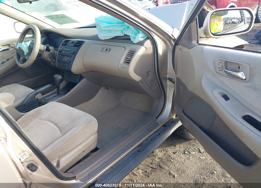 2001 HONDA ACCORD 2.3 LX VIN: 1HGCG56471A018833