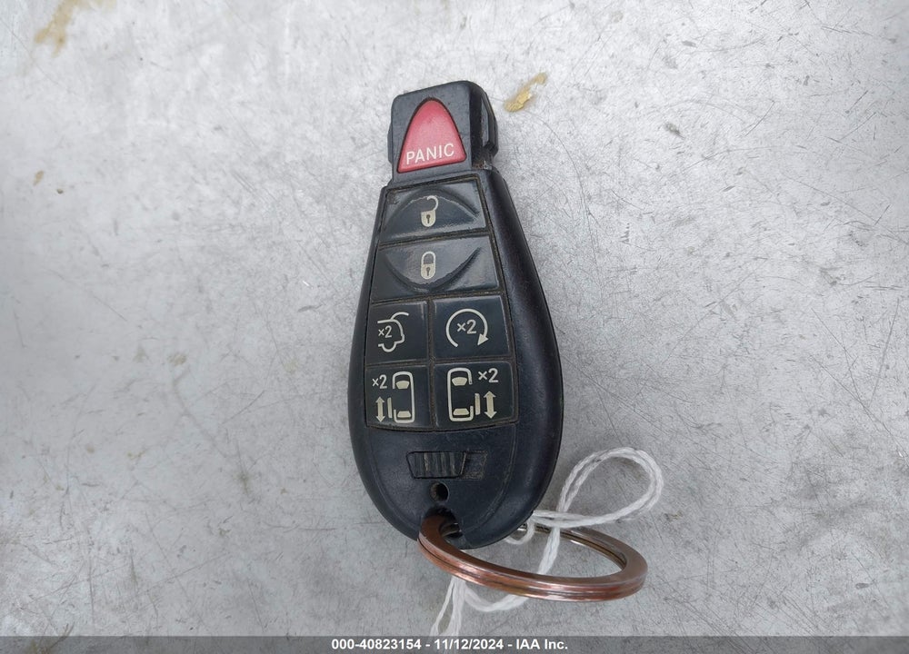 2011 DODGE GRAND CARAVAN VIN: 2D4RN5DG8BR611760
