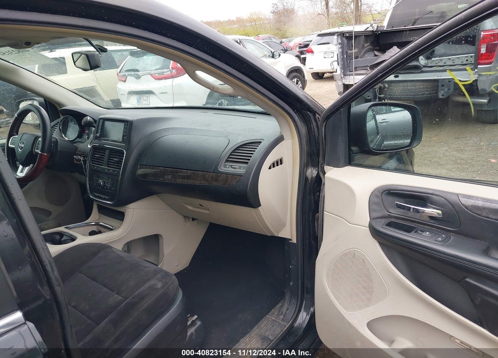 2011 DODGE GRAND CARAVAN VIN: 2D4RN5DG8BR611760