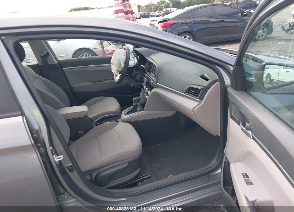 2019 HYUNDAI ELANTRA SE VIN: 5NPD74LF3KH487138