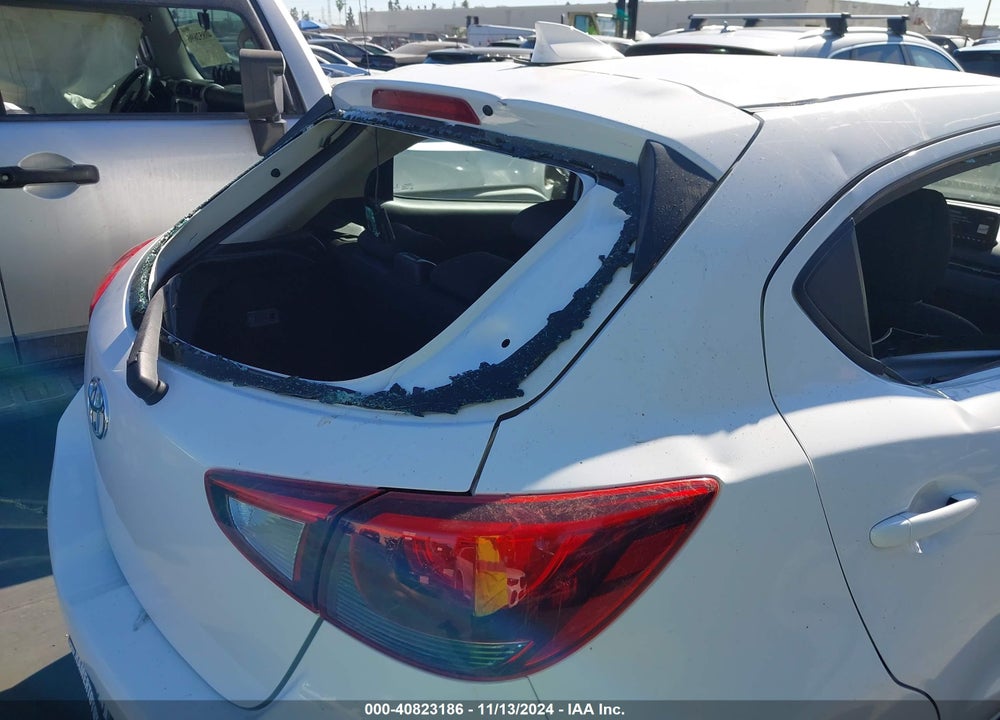 2020 TOYOTA YARIS LE VIN: 3MYDLBJV0LY705634