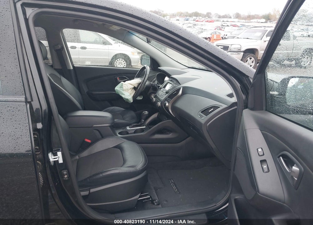 2015 HYUNDAI TUCSON SE VIN: KM8JU3AG0FU110744