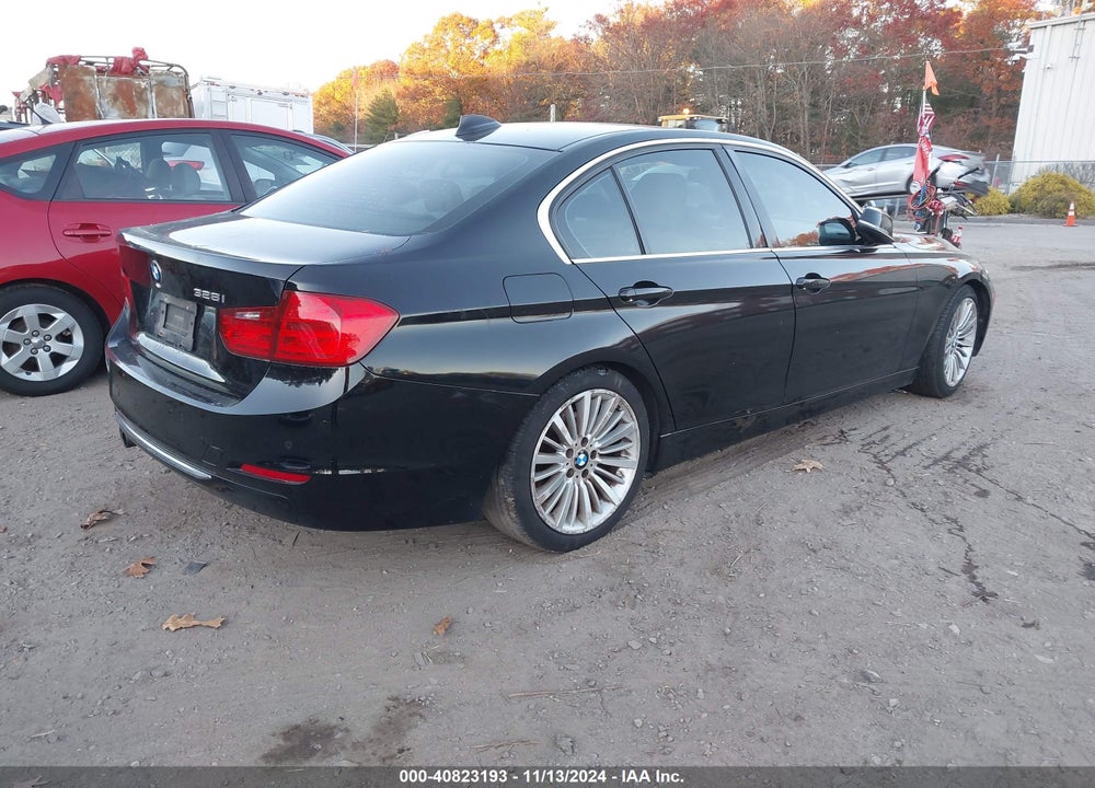 2013 BMW 3 SERIES VIN: WBA3C1C51DF439015