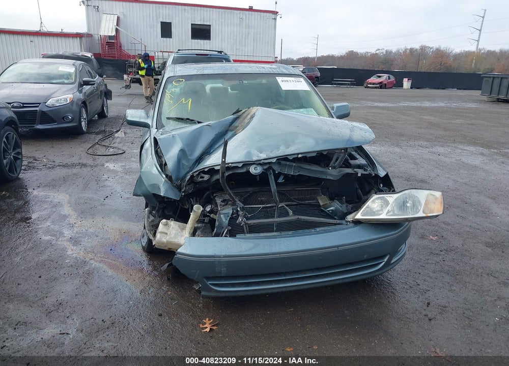 2001 TOYOTA AVALON XL VIN: 4T1BF28B01U152634