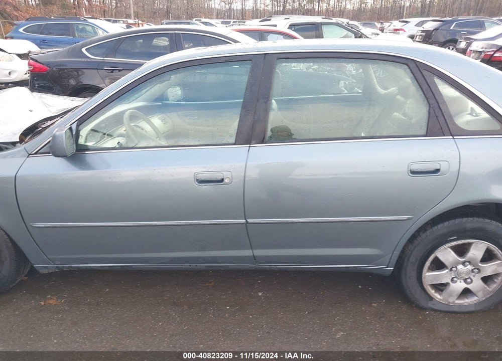 2001 TOYOTA AVALON XL VIN: 4T1BF28B01U152634