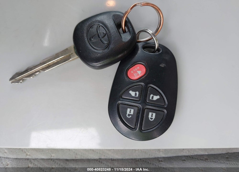 2019 TOYOTA SIENNA LE 8 PASSENGER VIN: 5TDKZ3DC0KS014873