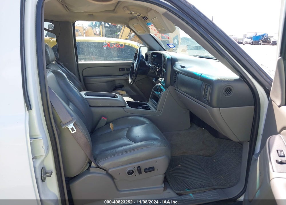2004 CHEVROLET TAHOE LT VIN: 1GNEK13Z84J187379