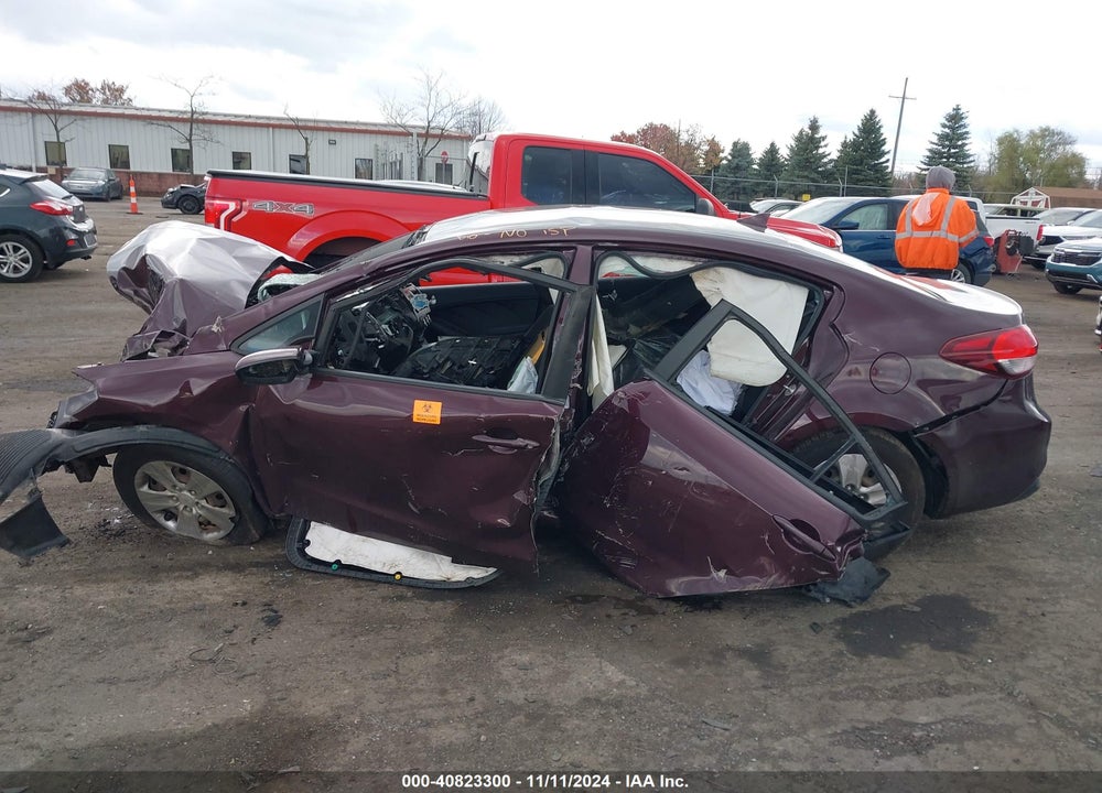 2018 KIA FORTE VIN: 3KPFK4A71JE169024