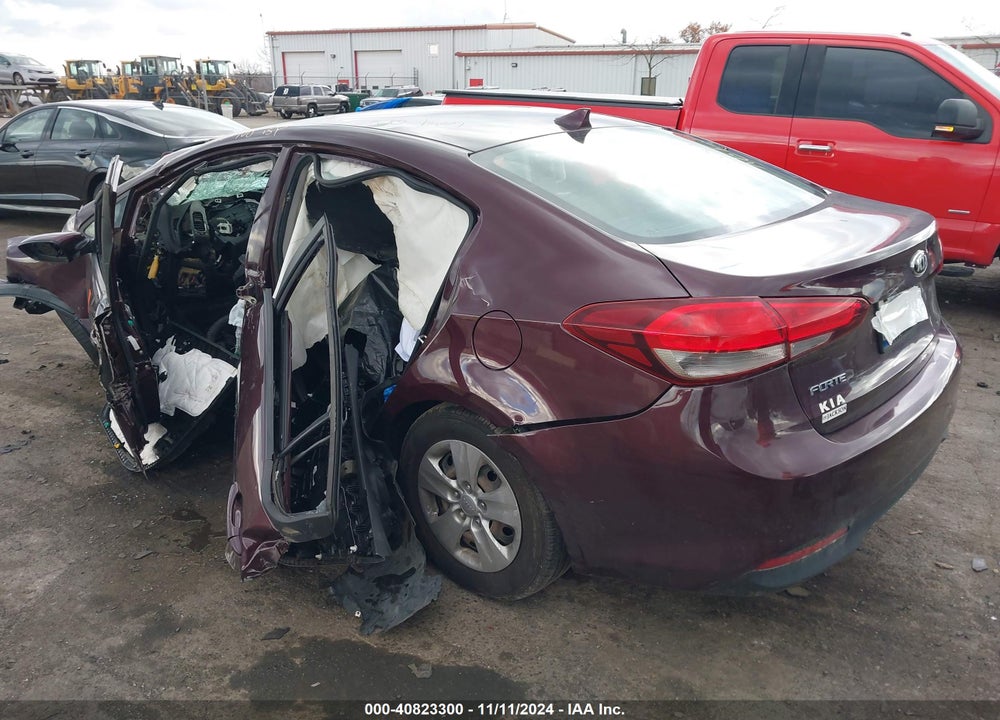 2018 KIA FORTE VIN: 3KPFK4A71JE169024