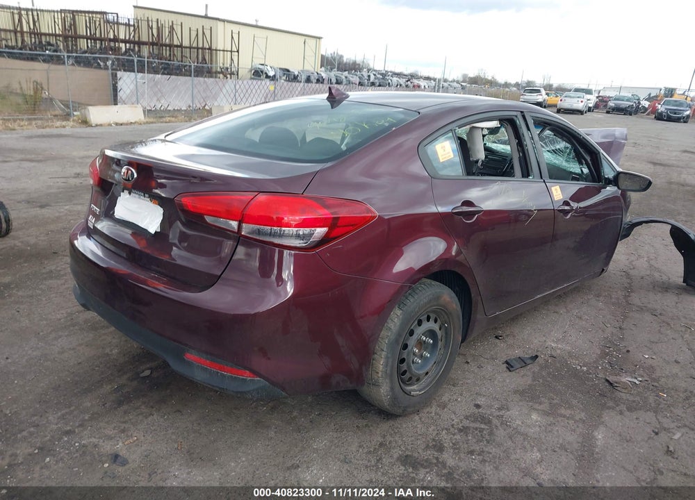 2018 KIA FORTE VIN: 3KPFK4A71JE169024