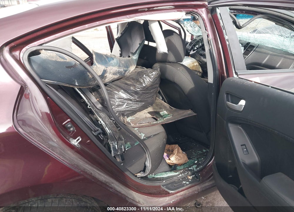 2018 KIA FORTE VIN: 3KPFK4A71JE169024