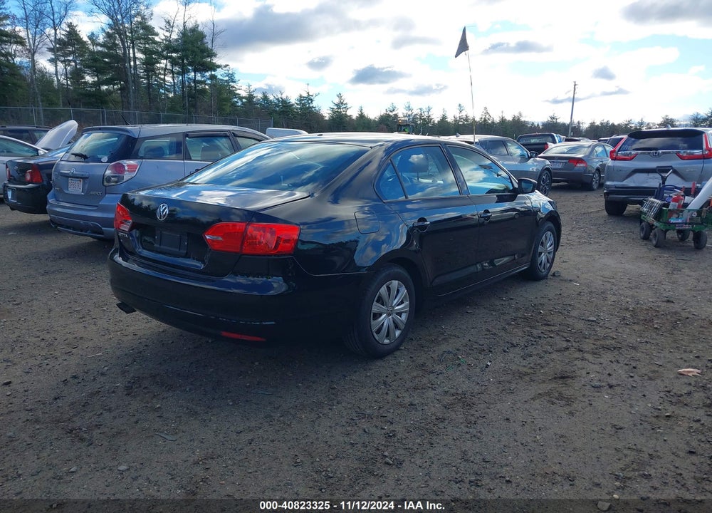 2014 VOLKSWAGEN JETTA 2.0L S VIN: 3VW2K7AJ6EM381292