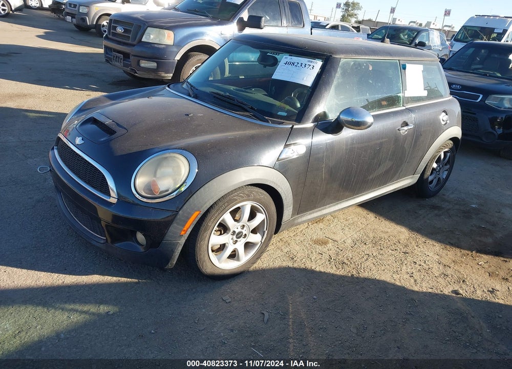 2008 MINI COOPER S VIN: WMWMF73578TV35835