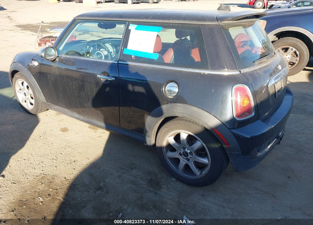 2008 MINI COOPER S VIN: WMWMF73578TV35835