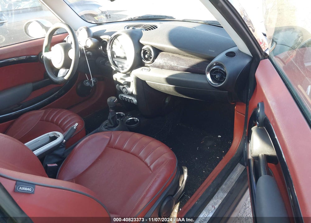 2008 MINI COOPER S VIN: WMWMF73578TV35835