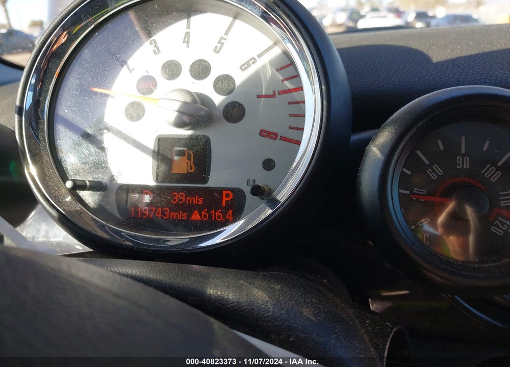 2008 MINI COOPER S VIN: WMWMF73578TV35835