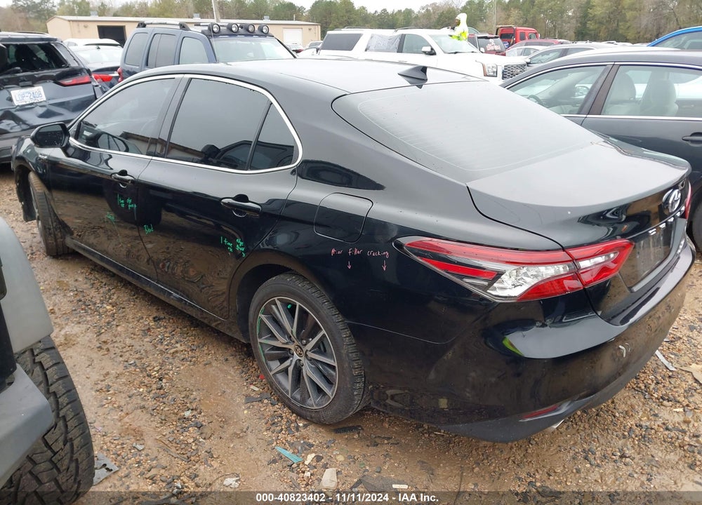 2021 TOYOTA CAMRY XLE VIN: 4T1F31AK5MU557536