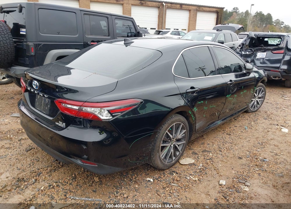 2021 TOYOTA CAMRY XLE VIN: 4T1F31AK5MU557536